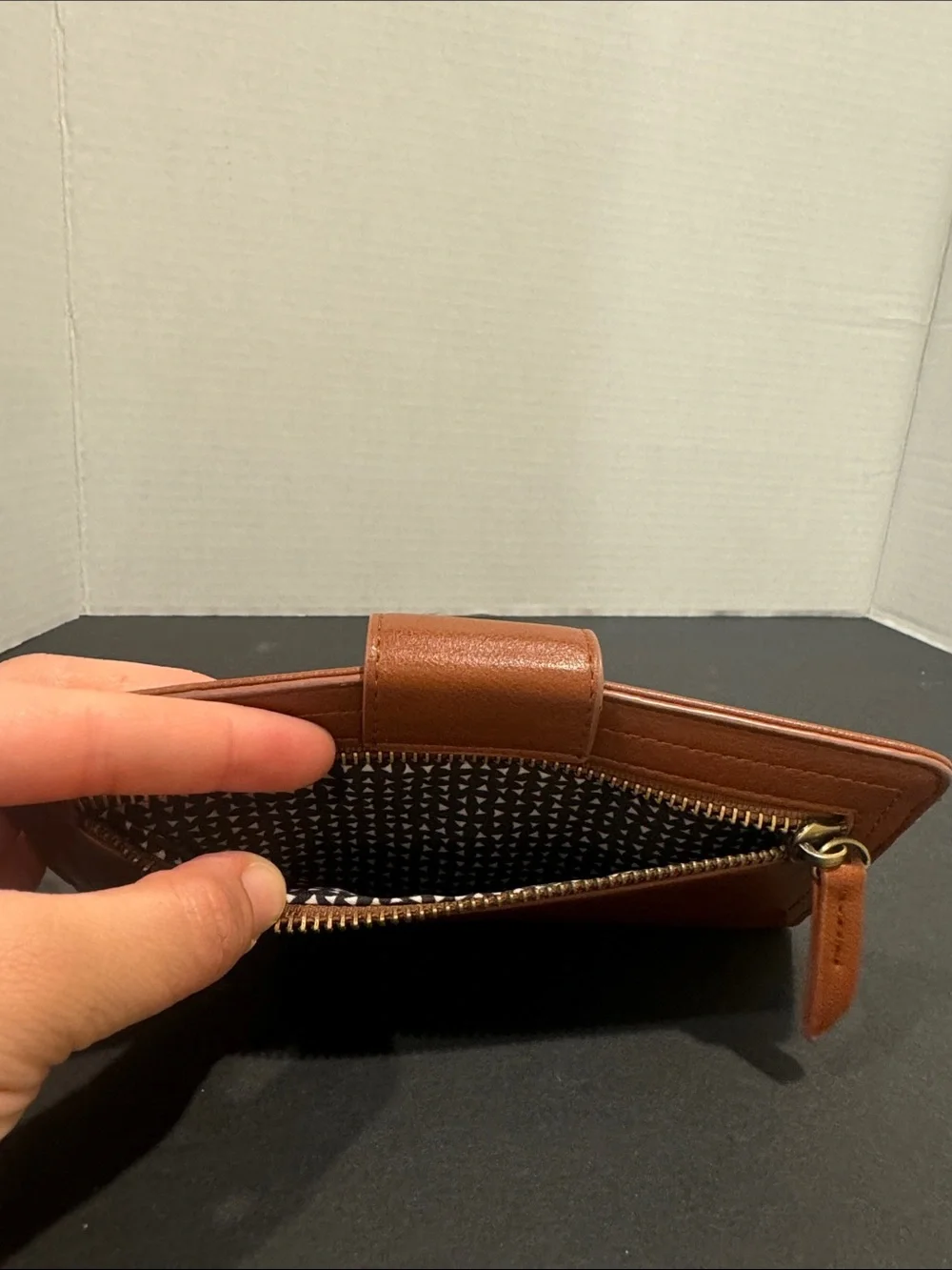 Antik Kraft Leather Tab Snap Wallet - Camel Brown